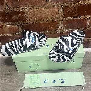 New!! Off-White women's zebra pool slides